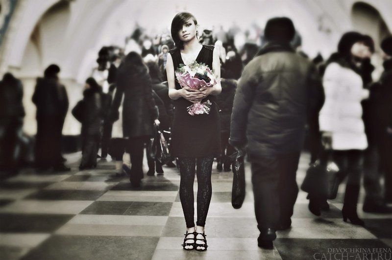 girl, bw, pretty, calm, underground, metro, sweet, kary через минуту ты уйдешь, и в переходах растворишься... фото превью