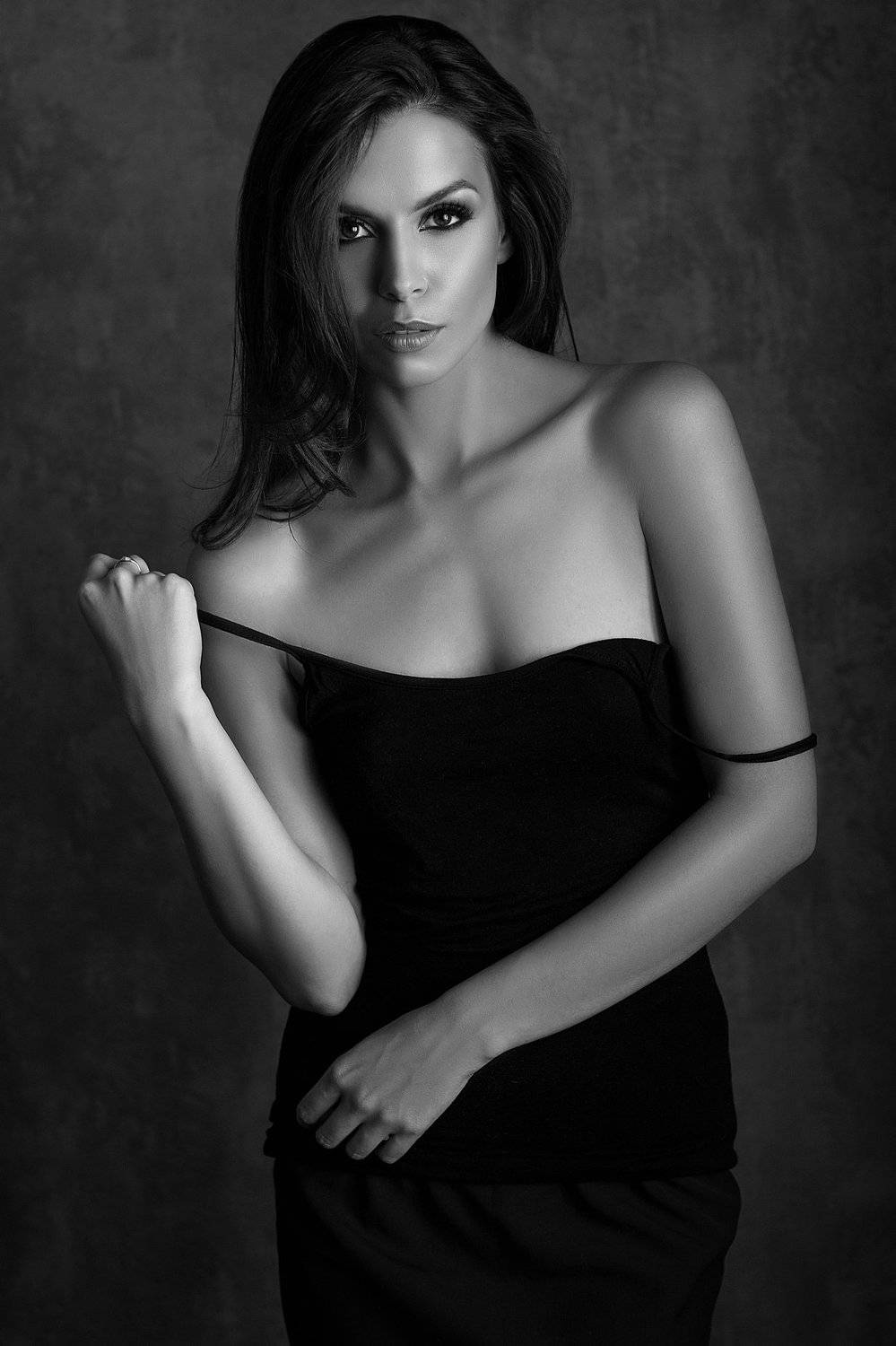 model, fine art, sexy, sensual, black and white, woman, female, body, erotica, glamour, curves, portrait, beautiful, fashion,, Lajos Cs&aacute;ki