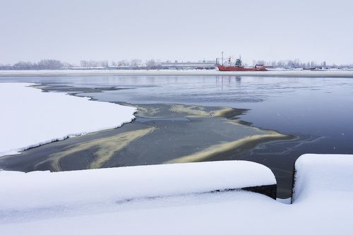 Апрельский лёд