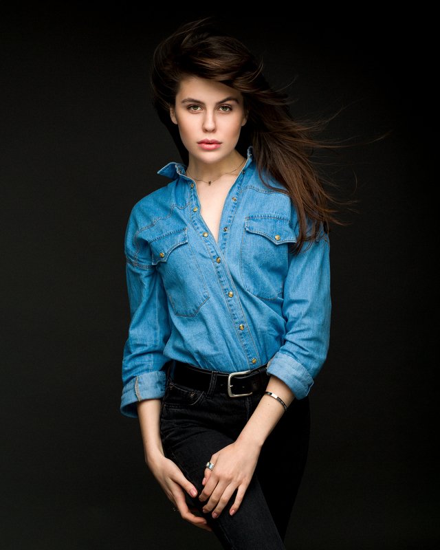 005 Portrait 2019 фото превью