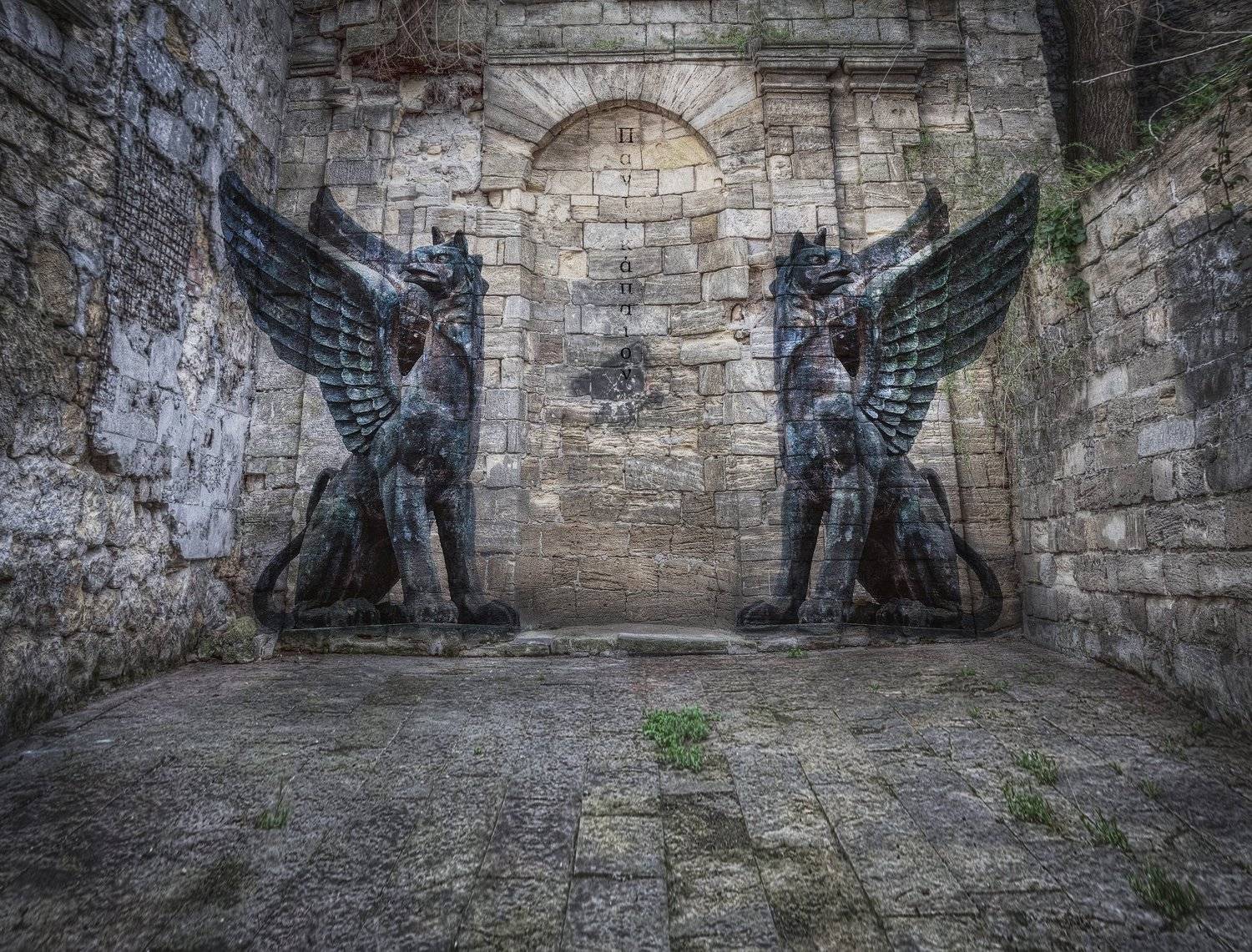 древность, старина, античность, мифические существа, грифоны, митридатская лестница, пантикапей, боспорское царство, керчь, крым, россия, Анатолий Щербак