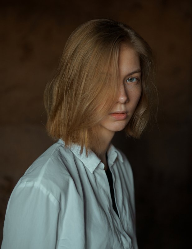 portrait, портрет, girl, indoor, studio, девушка, glass, march, ламповый, retouch, ретушь, цвет, lamp, sony Olha фото превью