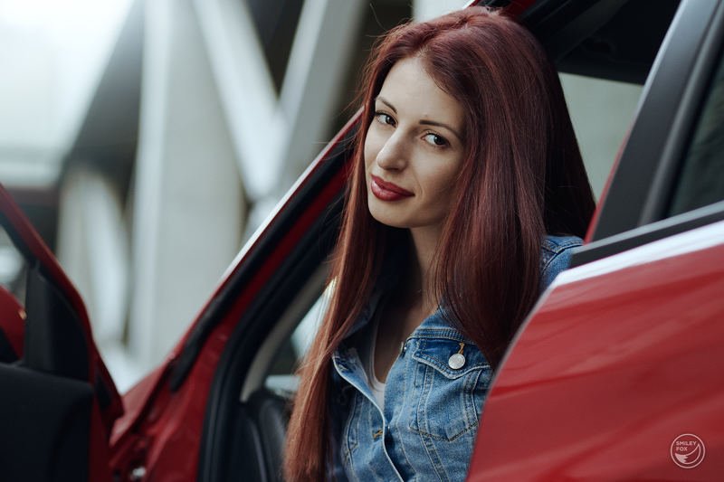 Девочка, Красное, Машина  фото превью