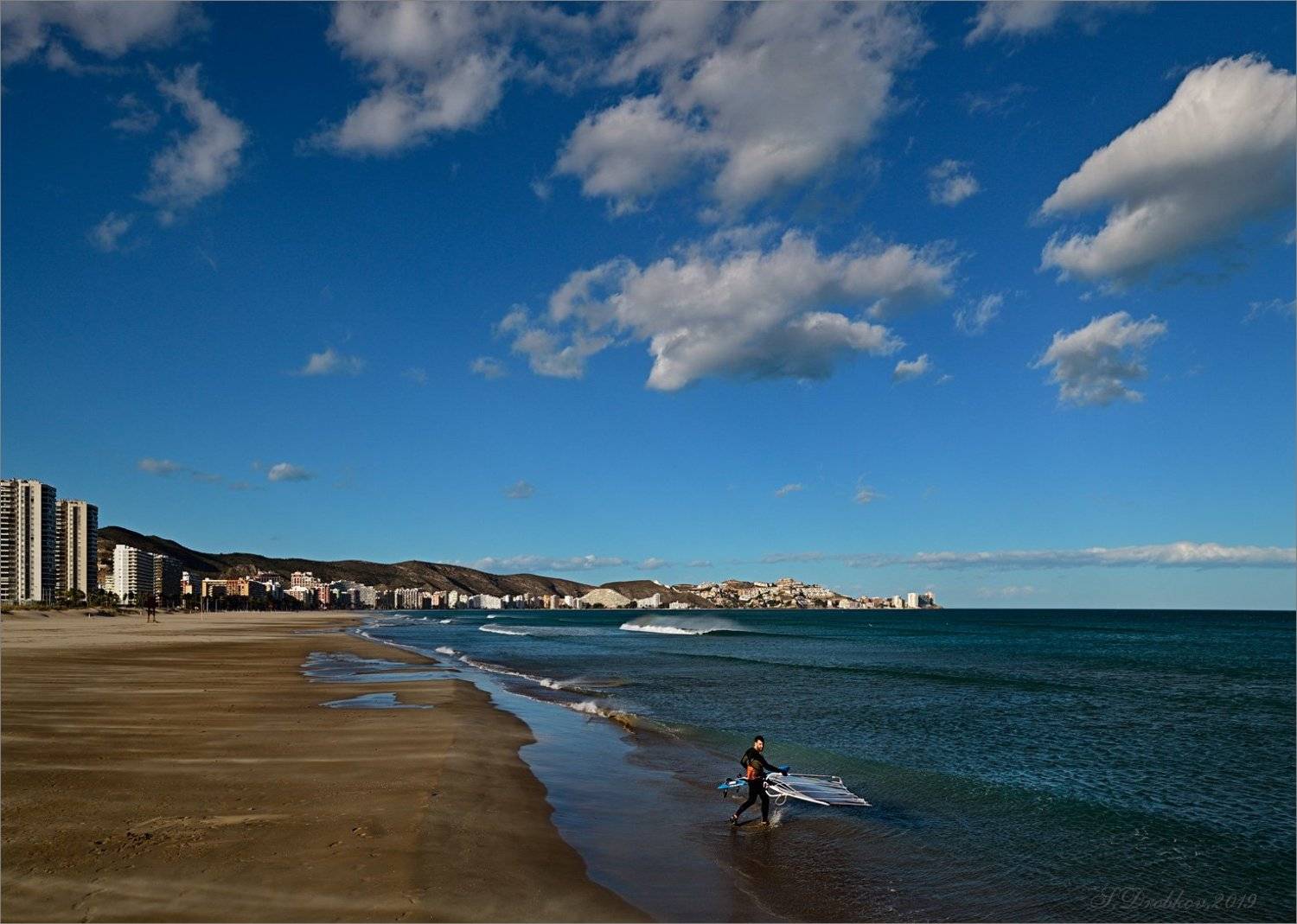 море, пейзаж, волны, вода, небо, облака, город, Sergey Drobkov