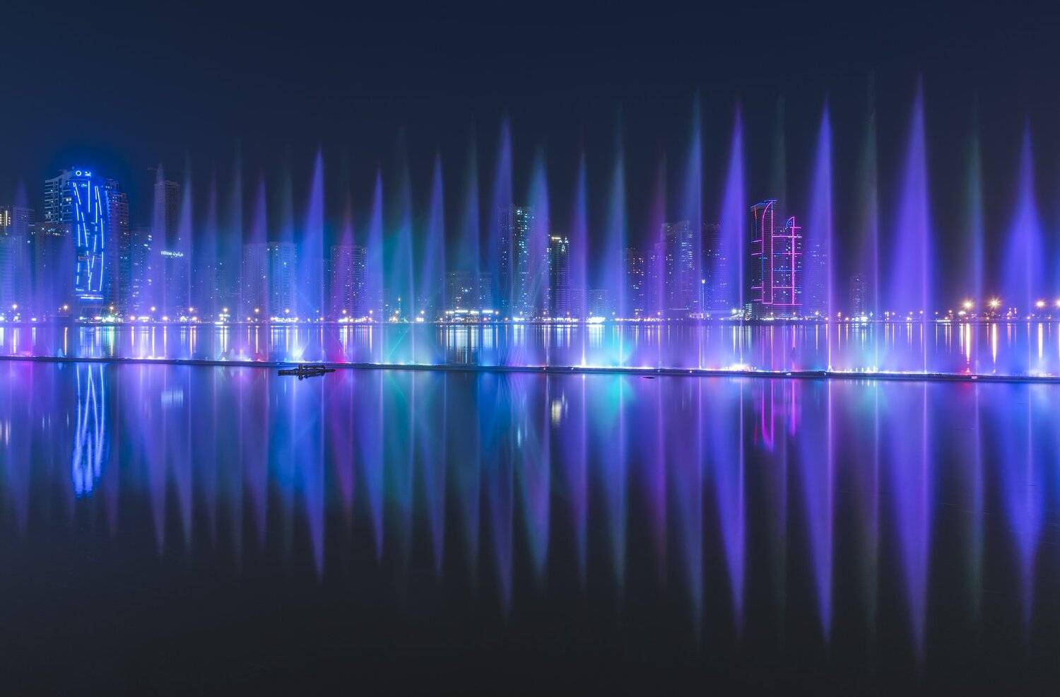 ночь, шарджа, эмираты, фонтан, Виталий Левыкин