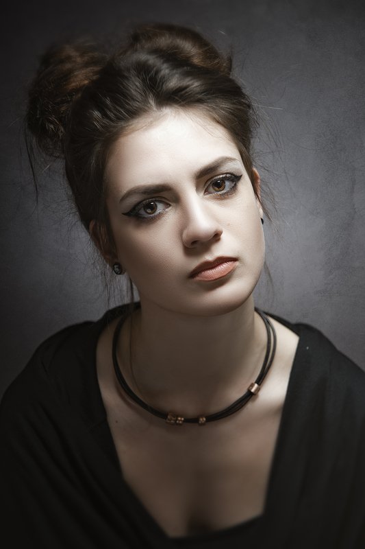 female, portrait, mood, sensuality, dramatic, woman, dark, adult, face, people, one, person, look, motion, picture, tenderness, dream, fun, smile Nostalgie фото превью