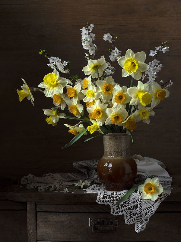 натюрморт с нарциссами,весна,букет,цветы,художественное фото,искусство.  фото превью