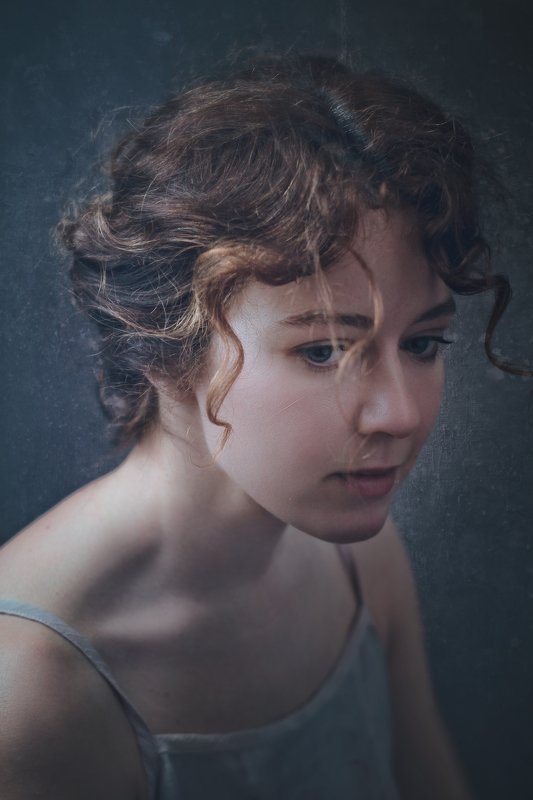 female, portrait, mood, dramatic, woman, dark, adult, face, people, one, person, picture, sadness, sorrow, grief, mourning, affliction, rue Sadness фото превью