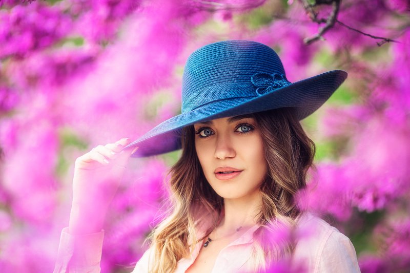 beauty, girl, cute, glamour, face, blue eyes, pink, blue hat, Portrait in Pink Blossom фото превью