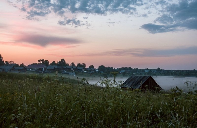 вологодская область, станция вожега, деревня коневка, вечер,сумерки, закат Вечерний туман фото превью