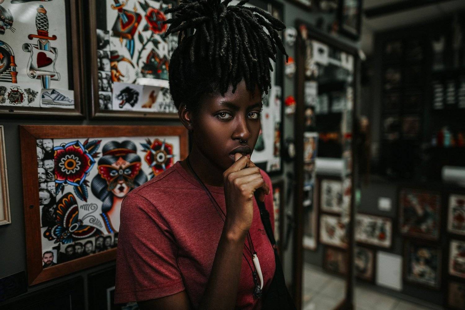 чернокожая девушка, дредды, тату , Symmetry Jonny