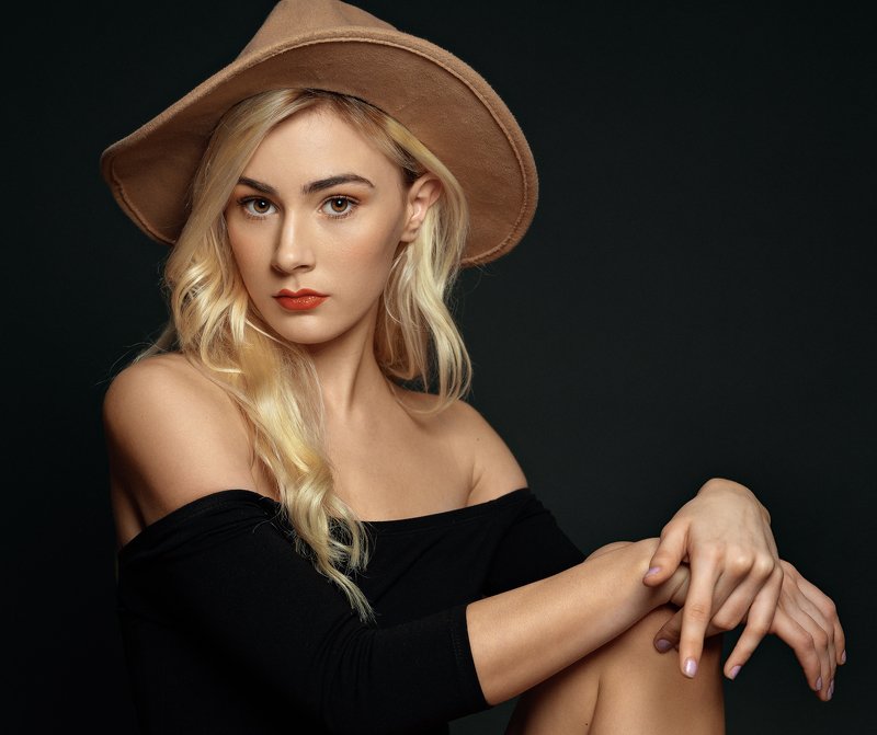 female, portrait, girl, blonde, beautiful, young, woman, hat Jenny фото превью
