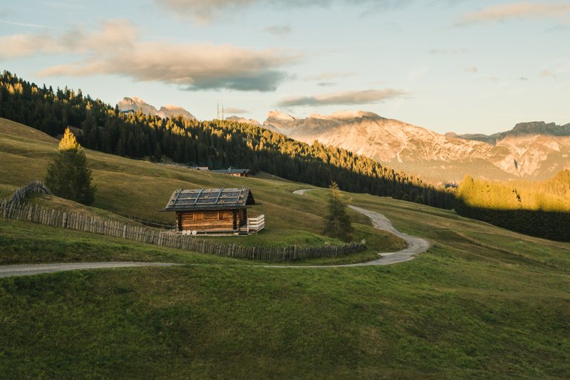 горы; дорога; природа; путешествия; домик Путевые нити... фото превью