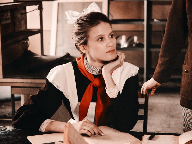 постановочное фото, девушка, пионерка Back in the U.S.S.R. фото превью