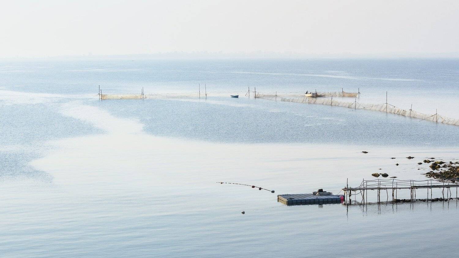вечер, море, черное, мелкая, рябь, лодки, сети, мост, мостик, камни, Ра Вера