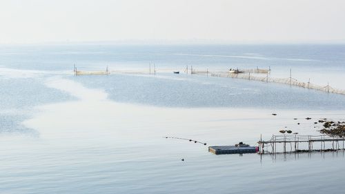 Лёгкой рябью дрожащее море