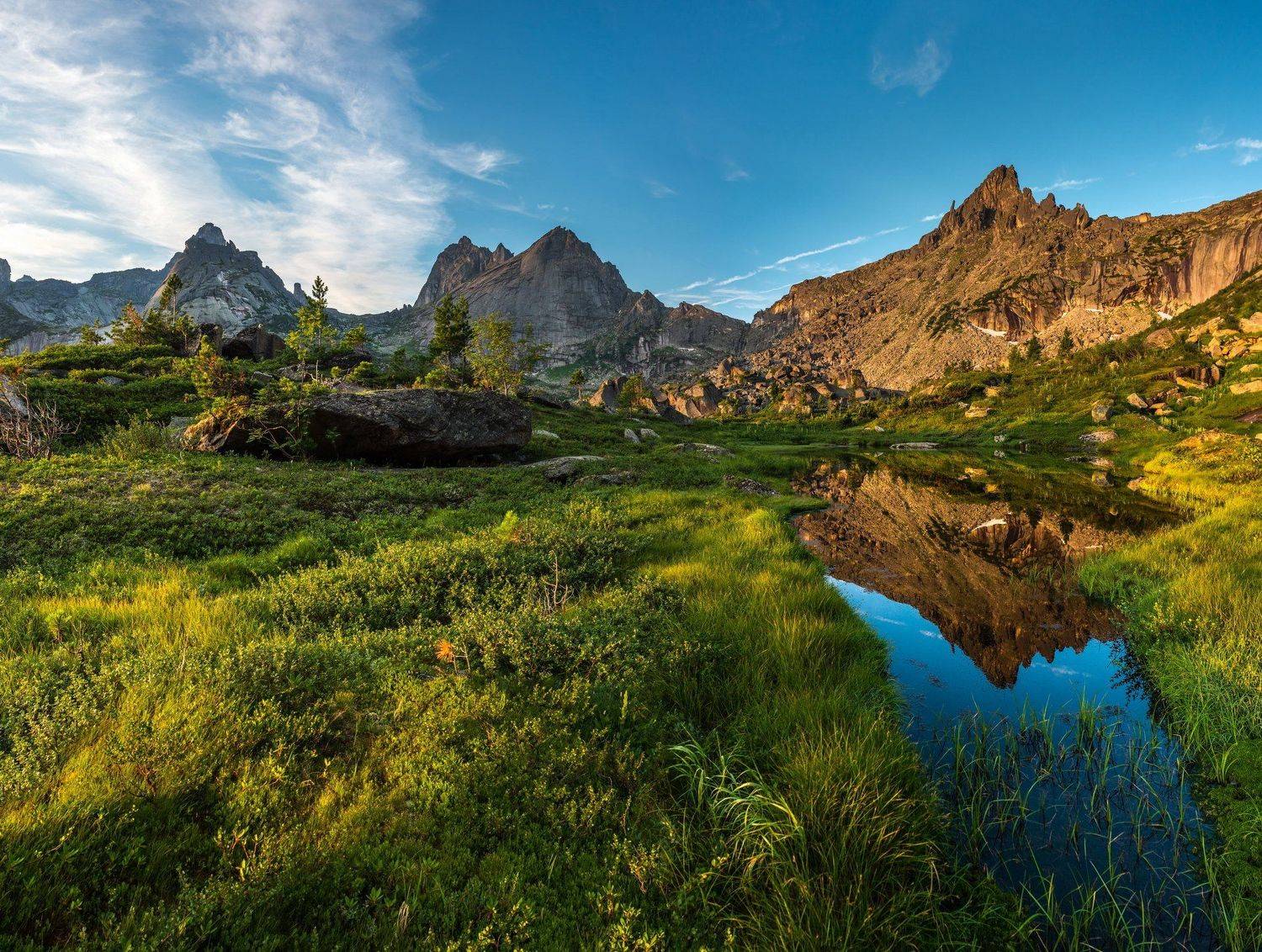 горы, сибирь, саяны, западный саян, ергаки, закат, ник васильев, сумерки, вечер, озеро, вода, отражение, Николай Васильев