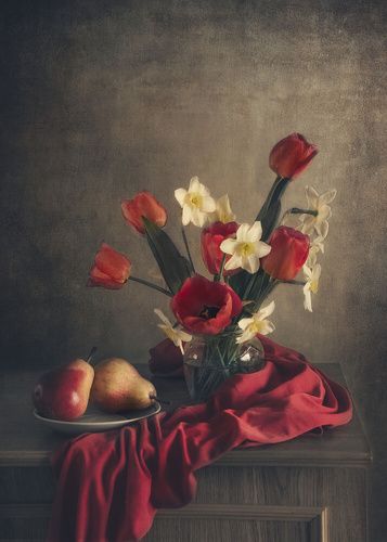 С красными грушами