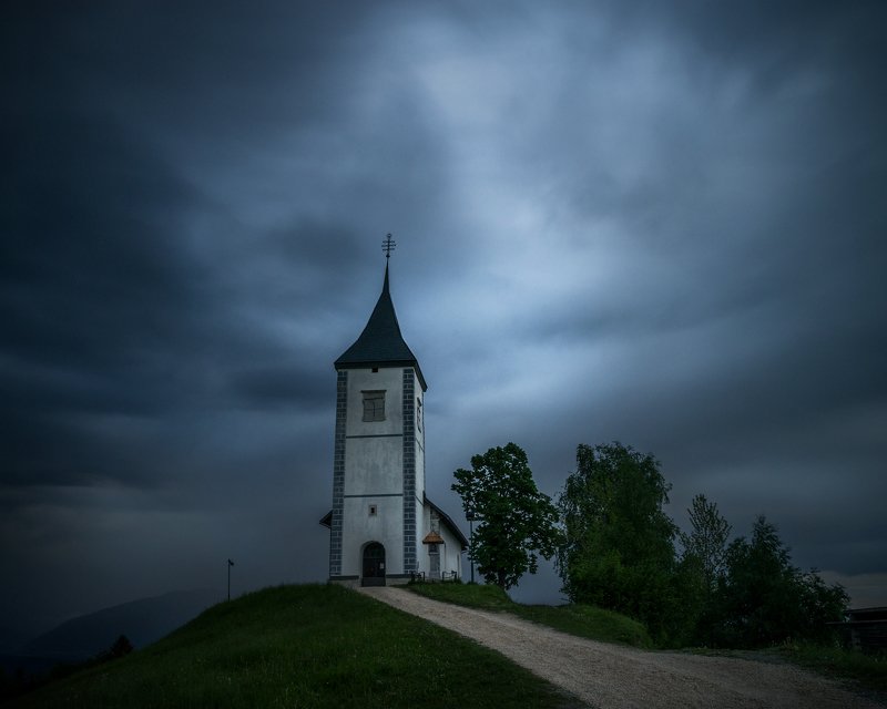 Lonely in the blue фото превью