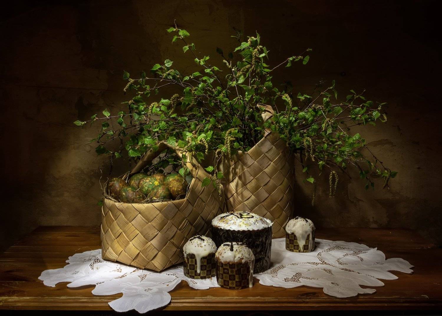 натюрморт, лукошко, яйца, березка, кулич, куличи, пасха, Татьяна Феденкова