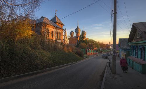 Апрель