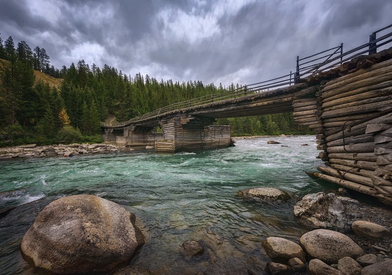 У старого моста фото превью