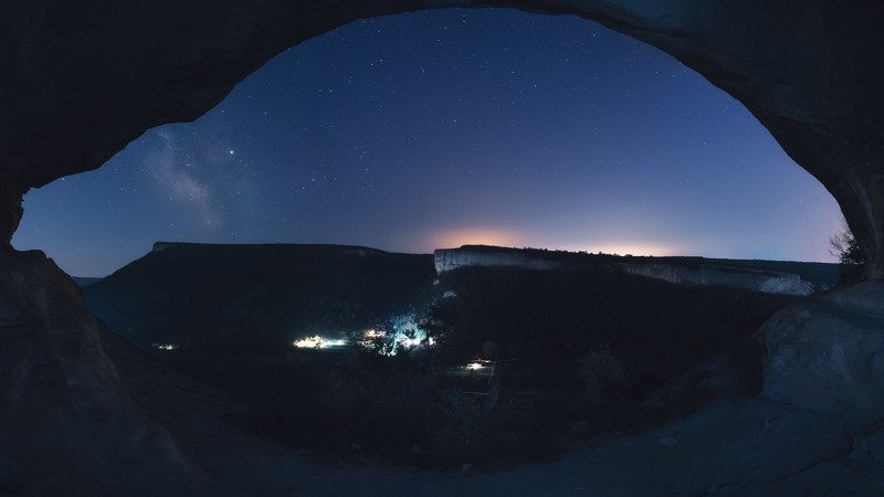 Окно во вселенную. Качи-Кальон, Алимова балка, Бахчисарай. фото превью