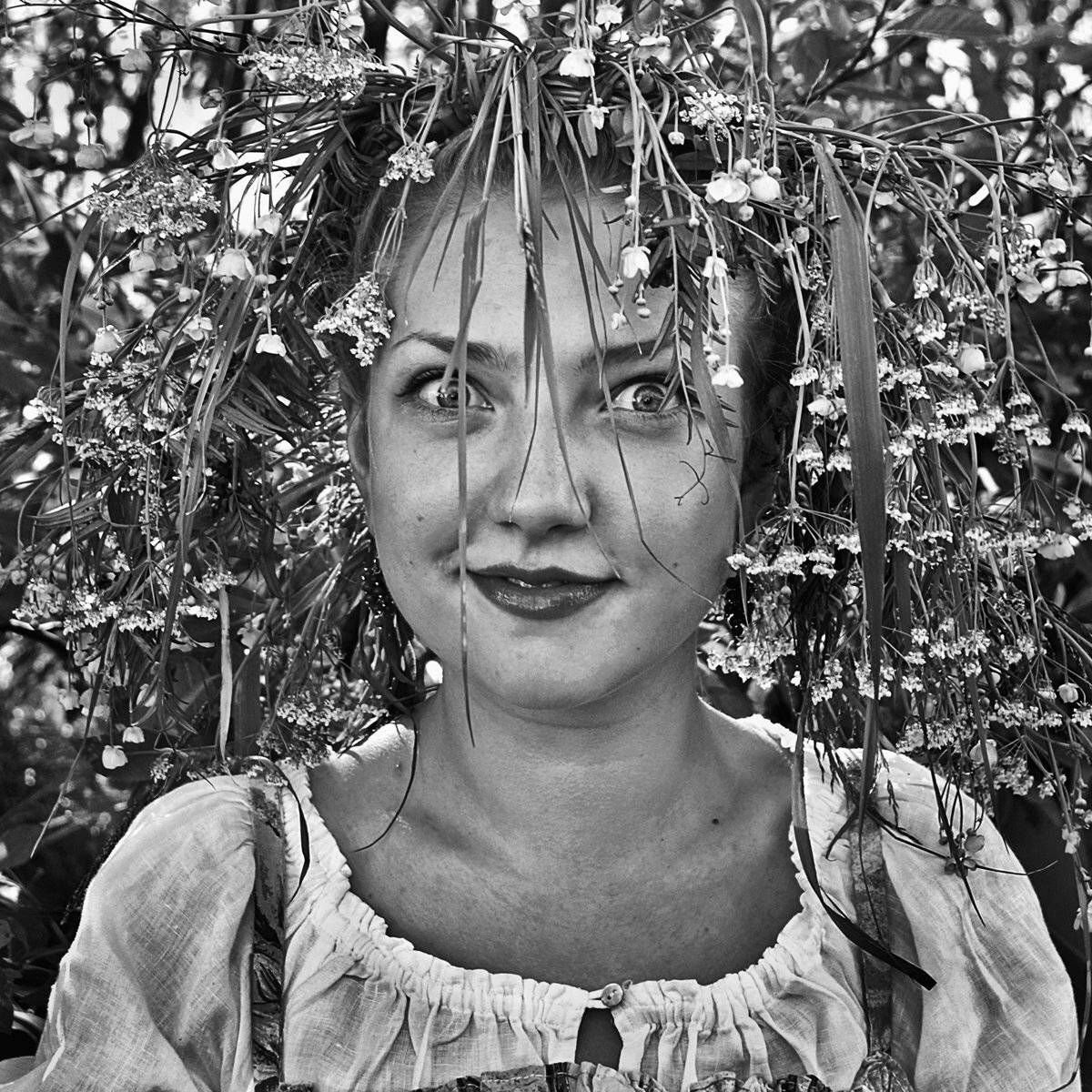 девушка, портрет, венок, глаза, взгляд, чб, апатиты, Николай Смоляк