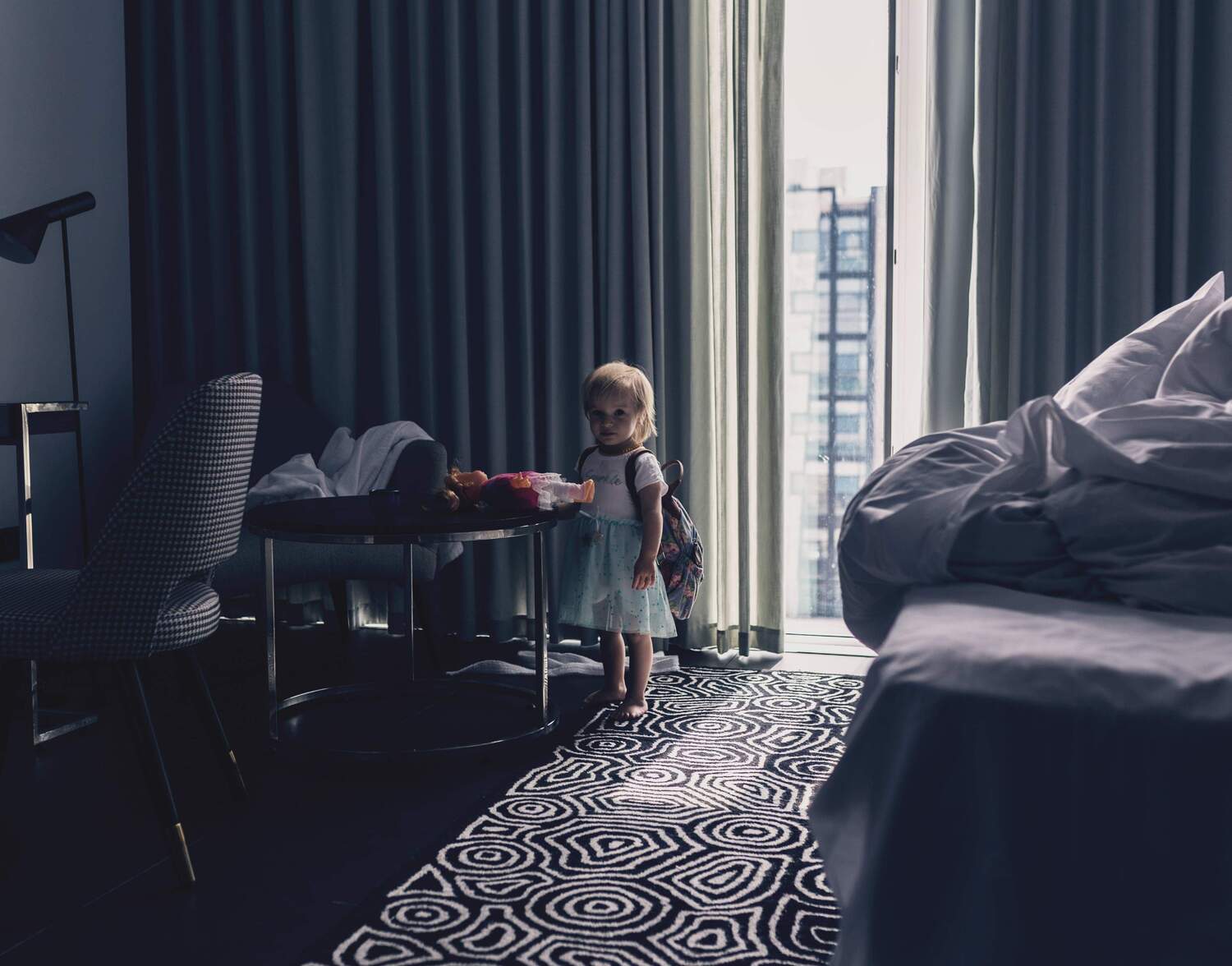 Девочка,сумка, рюкзак, свет,окно, Kamila Gurfinkel