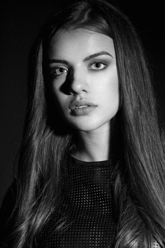 light, Asen Andreev, Asen Andreev Photography, Portrait, B&W, Black & White, Model, Studio, Fashion, Contrast, Posing, Steliana фото превью