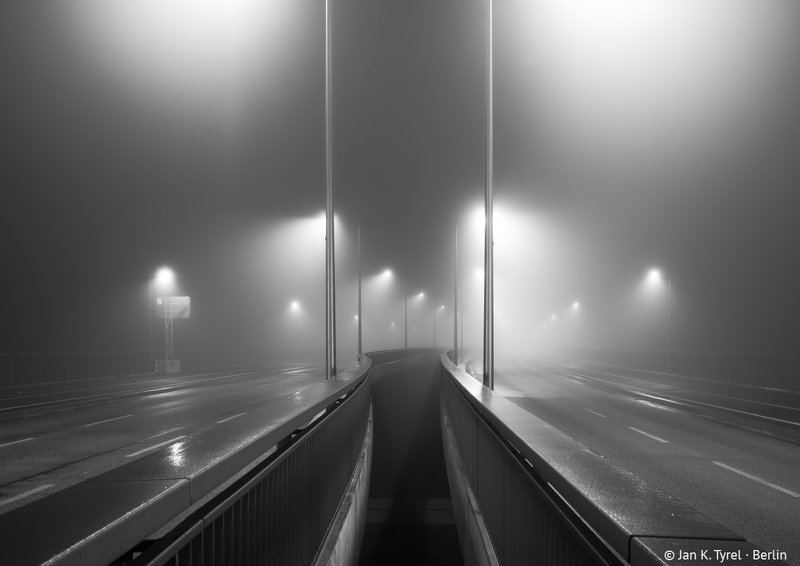 #berlin, nightphotography, fog, foggy, longexposure, Берлин, чб, monochrome, bnw, Чёрно-белая, ночная фотография Berlin Hinterland Series фото превью