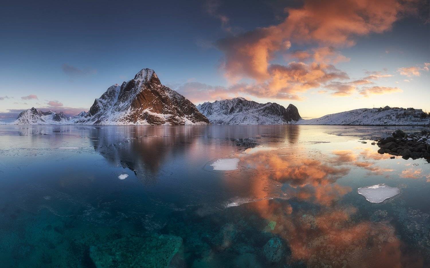 norway, lofoten, reine, reflections, mountains, seascape, landscape, panorama, mystic, soothing, morning, water, light, Bartłomiej Kończak
