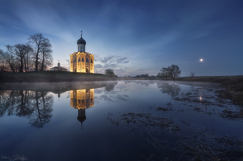 Покрова на Нерли. Луна перед рассветом.продолжение фото превью