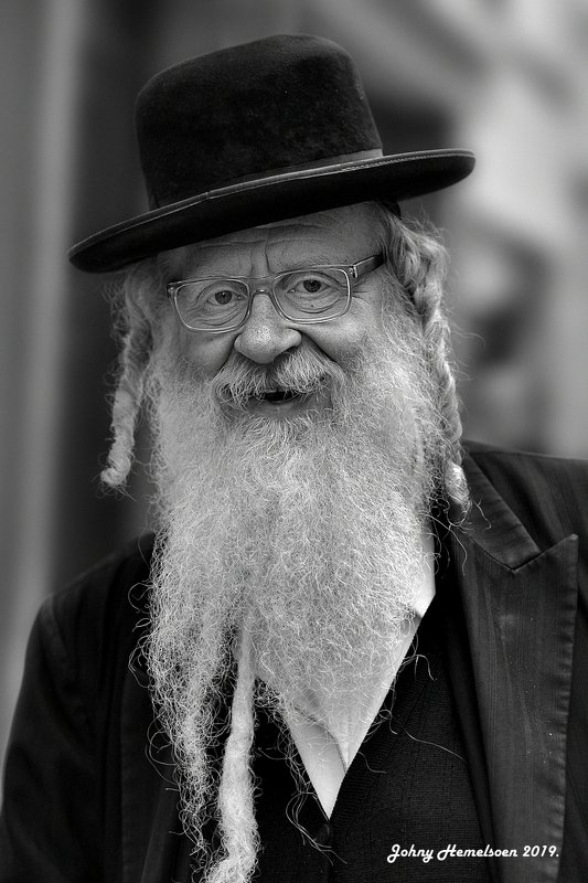 The smiling Jew. фото превью