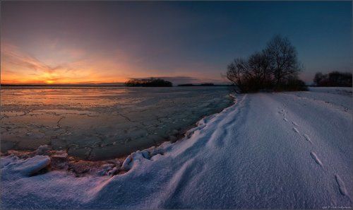 / В ночь перед ледоставом /