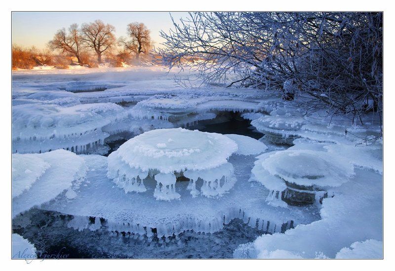 Причуды зимней реки фото превью