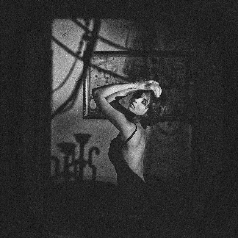 девушка, платье, город, дом *** фото превью