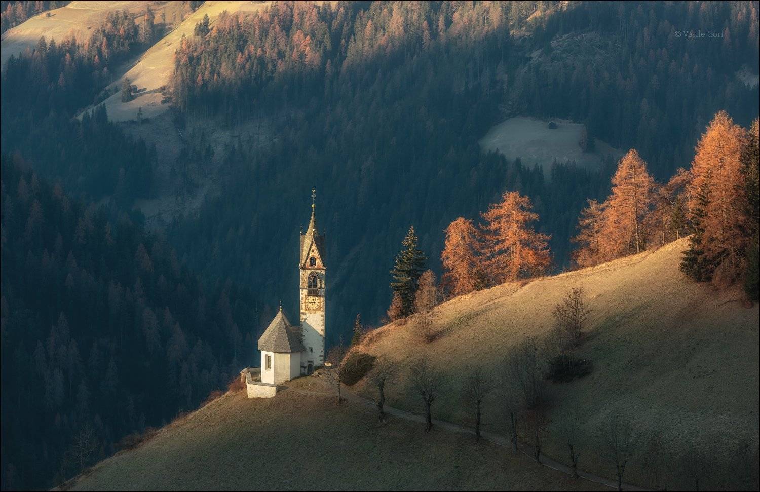 la valle wengen,доломиты,италия,сельский пейзаж,церквушка, санта барбара,толпей, Василий Гори