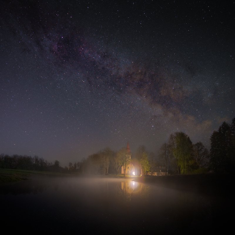 Milkyway over Araisi church фото превью