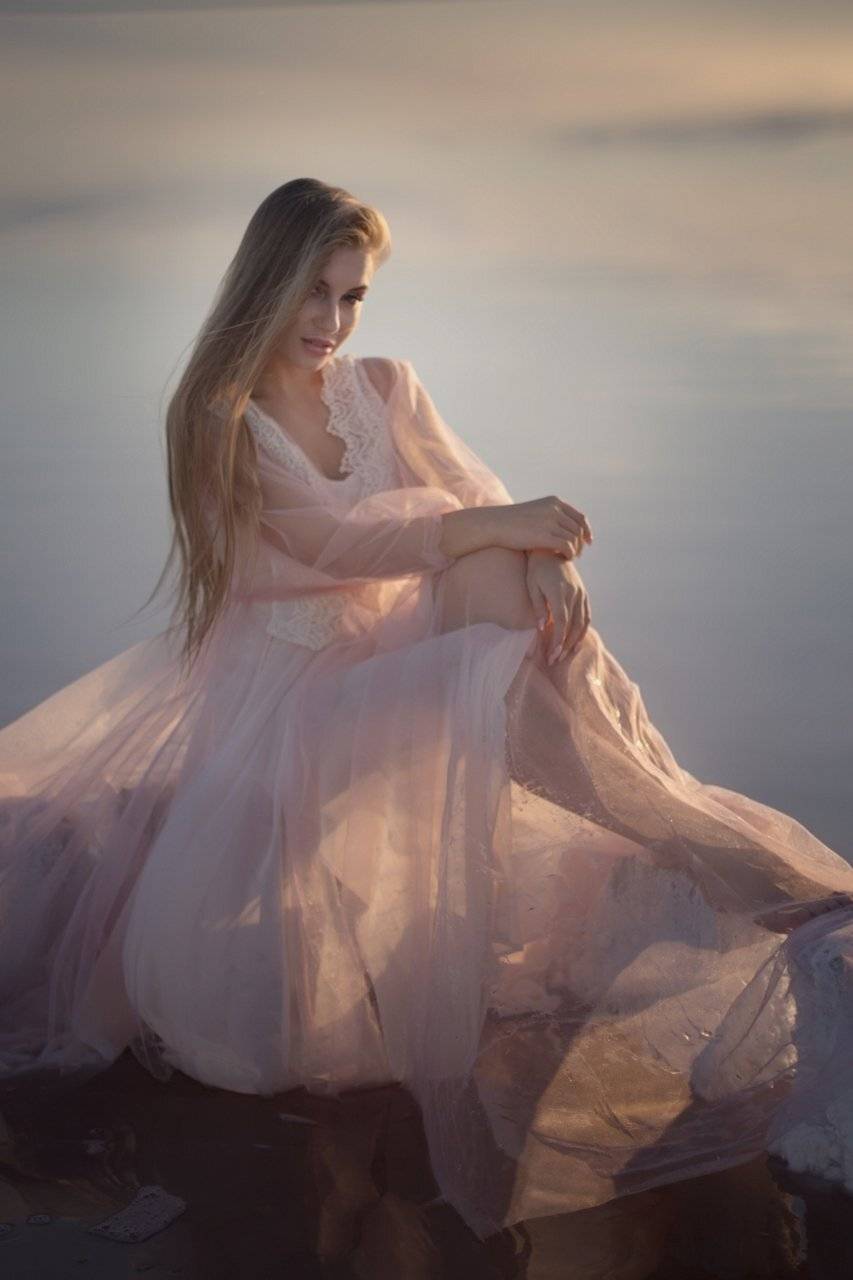 озеро женский портрет, Екатерина Лебедева