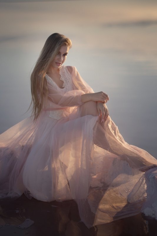 озеро женский портрет Эльтон фото превью