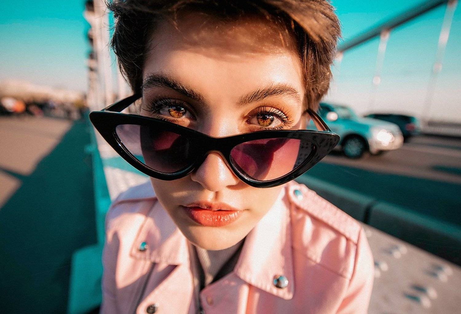 девушка,модель,портрет,глаза,глубина глаз,гербарий,цветы,настроение,эмоции,взгляд,красный,женский портрет, Светлана