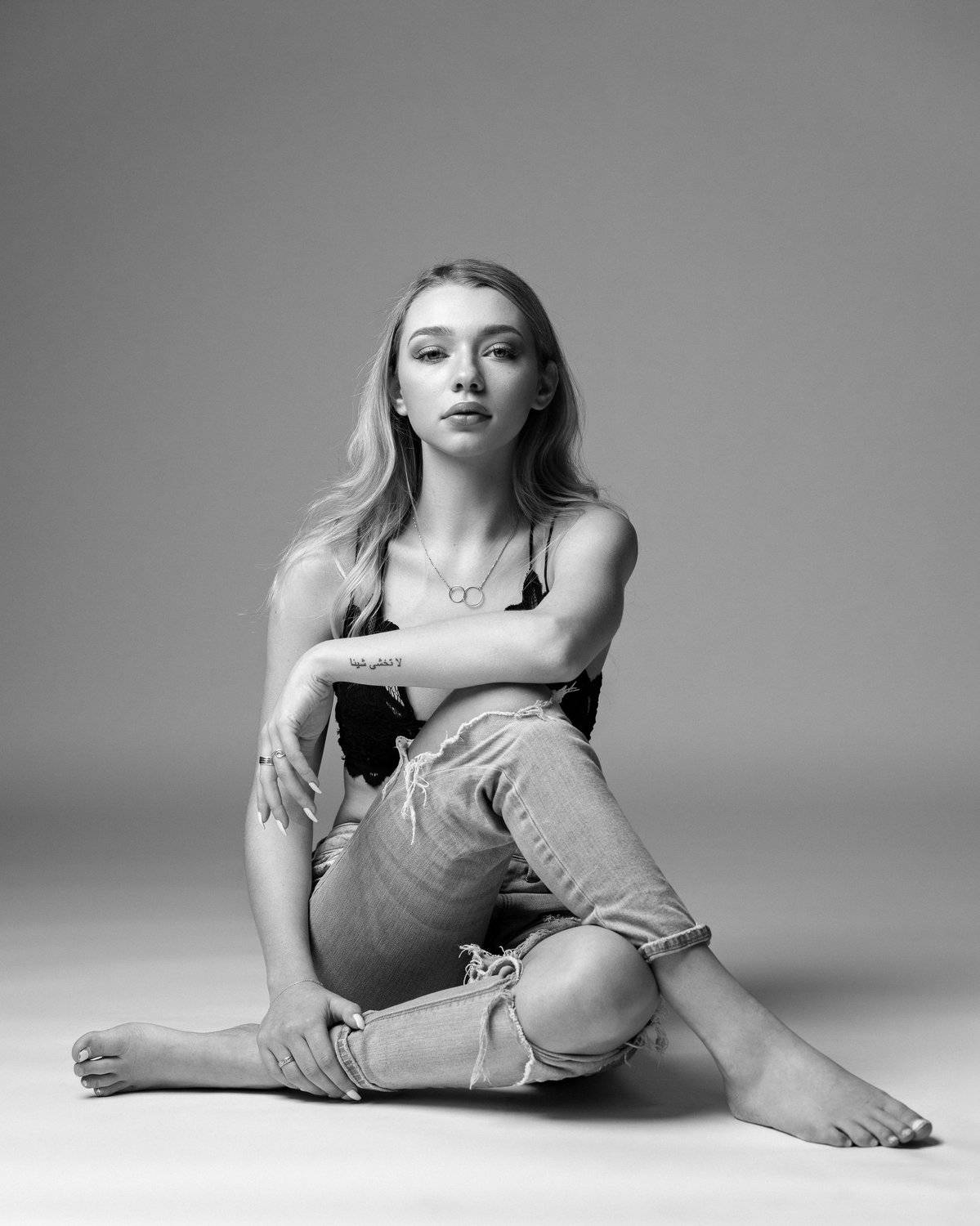 model, girl, portrait, studio, black and white, jeans, beautiful, female, Ke Saulius