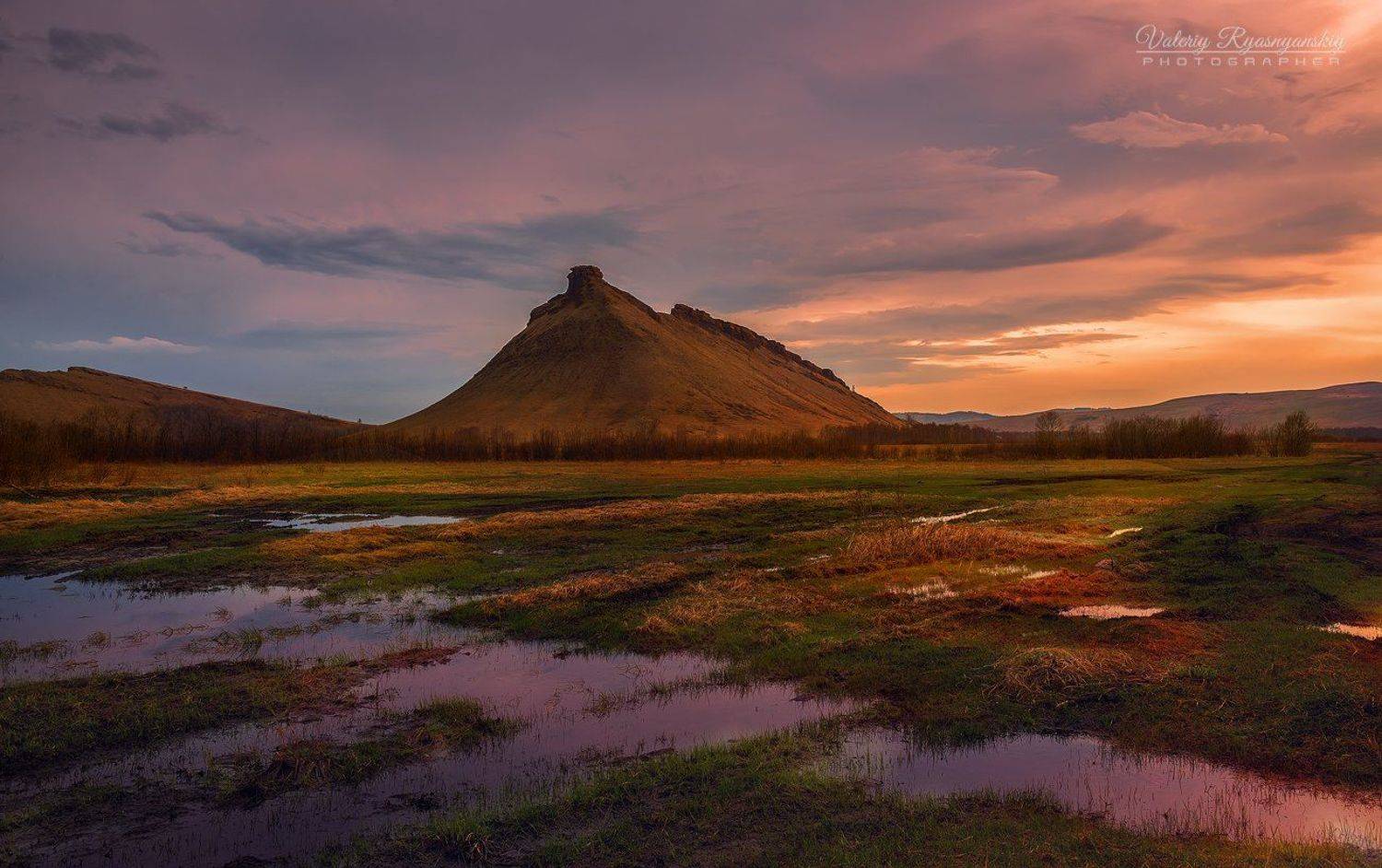 сундуки, сибирский пейзаж, Хакасия, закат, отражение, путешествие, Сибирский стоунхендж,, Валерий Ряснянский