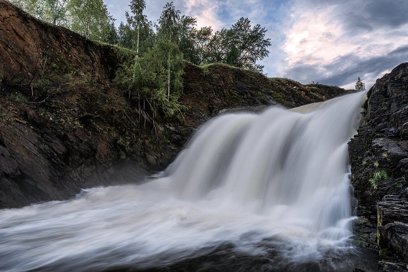 Водопад в посёлке Висимо-Уткинск фото превью