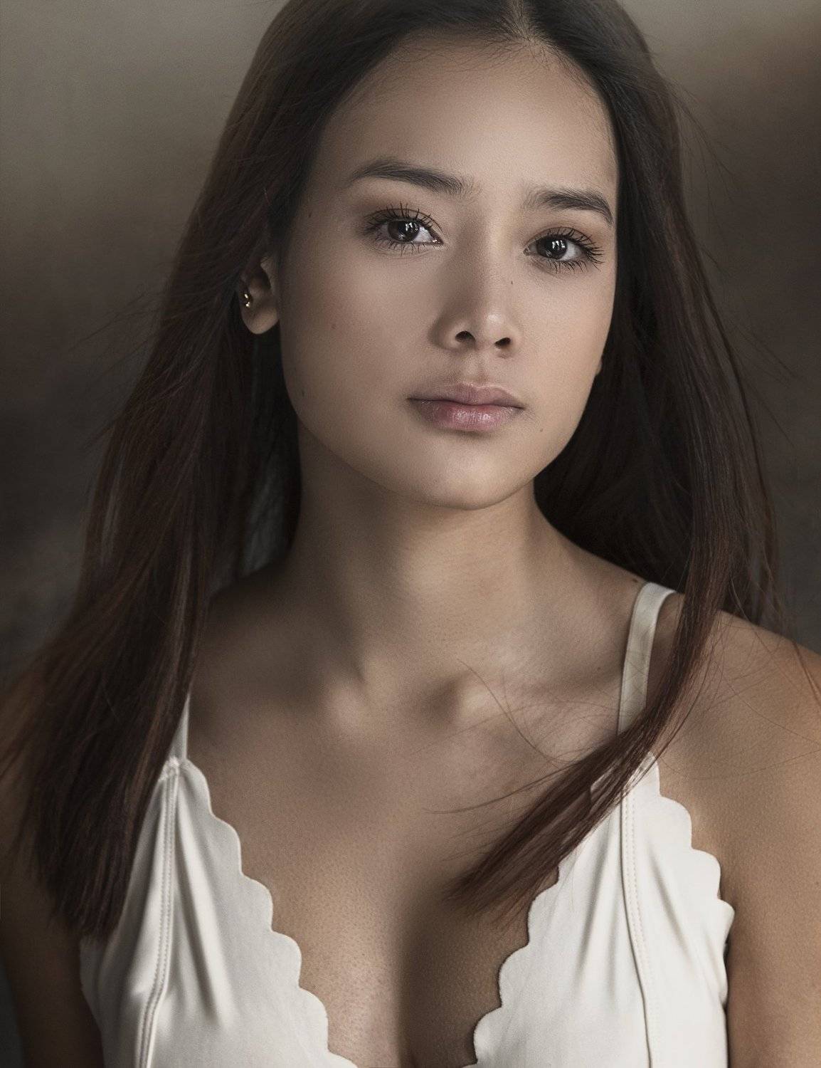 портрет , взгляд , цвет ,волосы , красивые губы ,нежность ,девочка, Natalia Kholodova