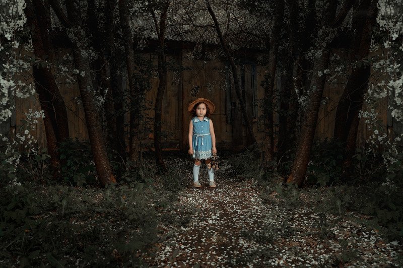 дети,цветы,sony Старый сад. фото превью