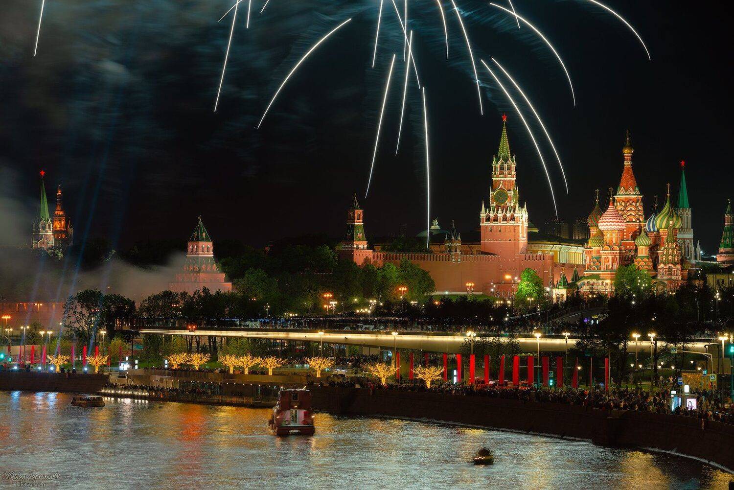 день победы, зарядье, салют, москва, ночная москва, 9 мая, феерверк, Николай Сапронов