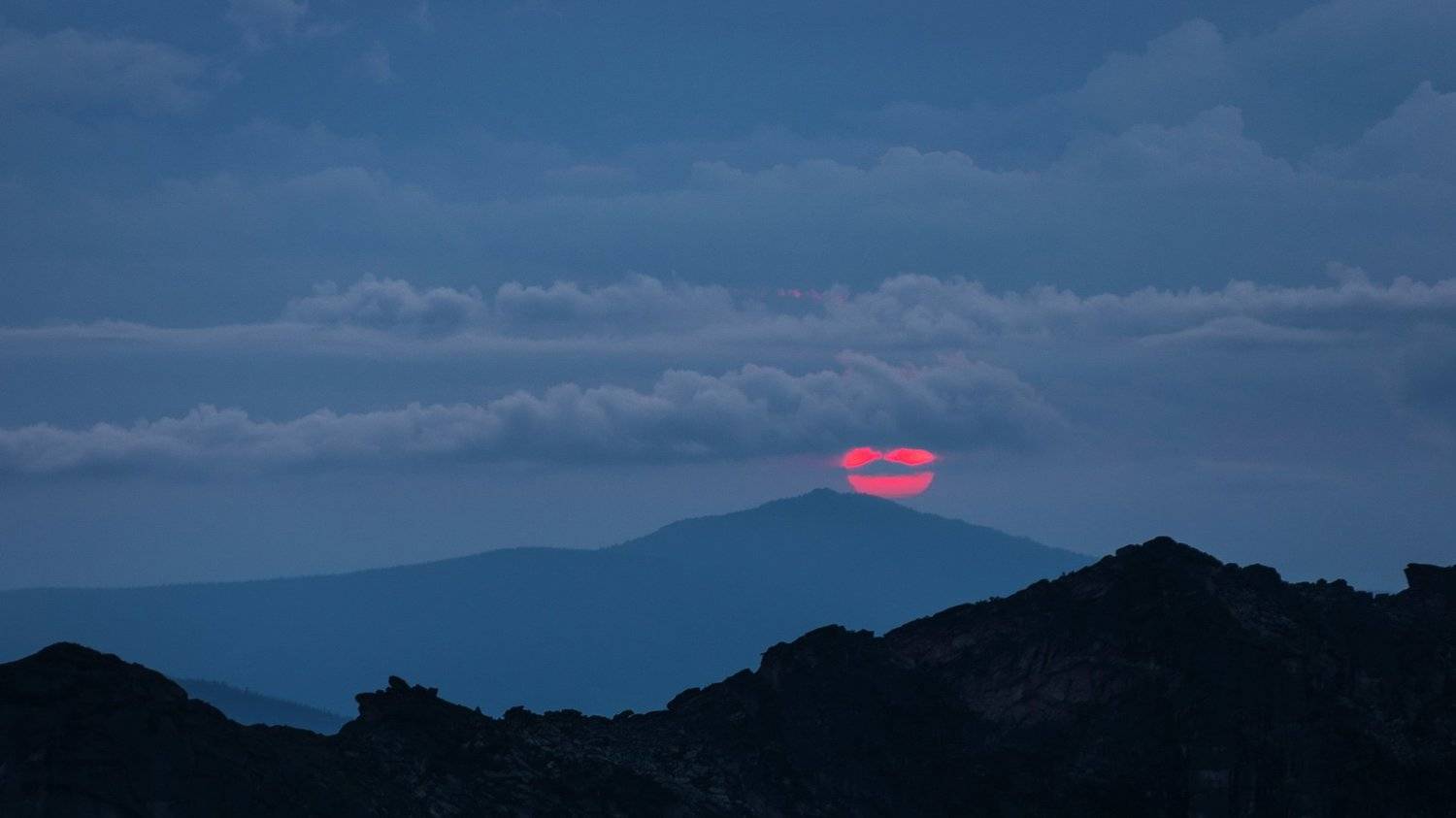 горы, россия, сибирь, саяны, западный саян, ергаки, путешествие, поход, приключения, ник васильев, вечер, закат, солнце, сумерки, поцелуй, Николай Васильев