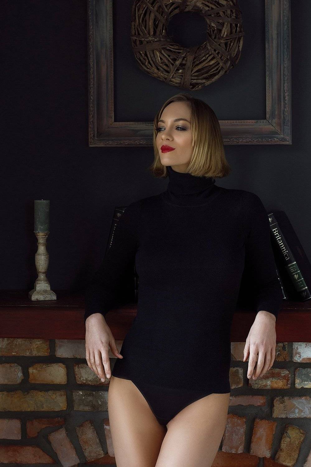 model, fine art, sexy, sensual, colour, woman, female, body, erotica, glamour, curves, portrait, beautiful, fashion, blondie, red lips, natural light,, Lajos Cs&aacute;ki